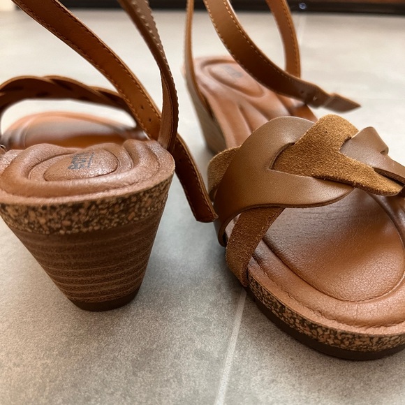 Earth - Herly Woven Strappy Stacked Heel Dress Sandals - Picture 7 of 8